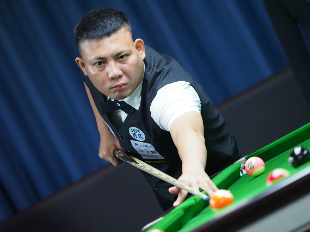 在关注赛场 在关注赛场